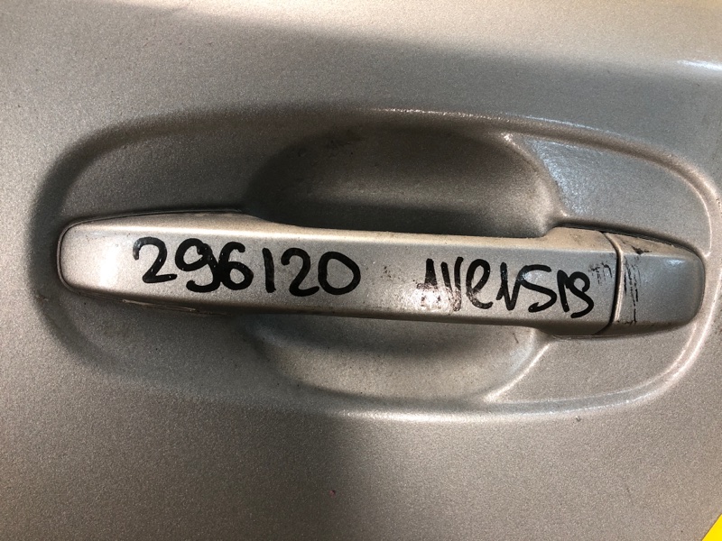 Запчасть ручка двери наружная задняя левая TOYOTA AVENSIS 08-18 69211-05918 Б/У Ручка двери наружная задняя левая TOYOTA AVENSIS 08-18 69211-05918 Б/У