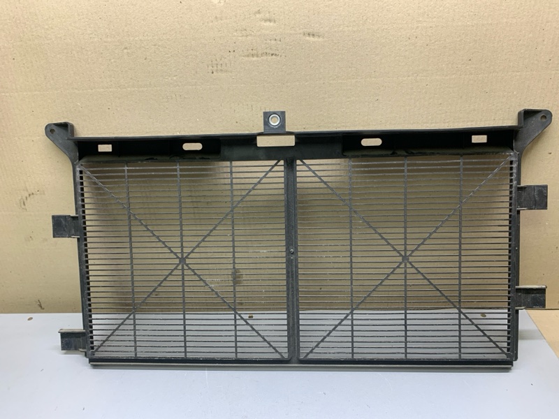 Дефлектор радиатора LEAF 10-17