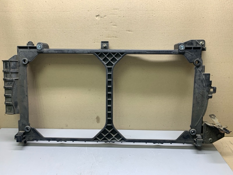 Дефлектор радиатора NISSAN LEAF 10-17 21496-3NK0A Б/У