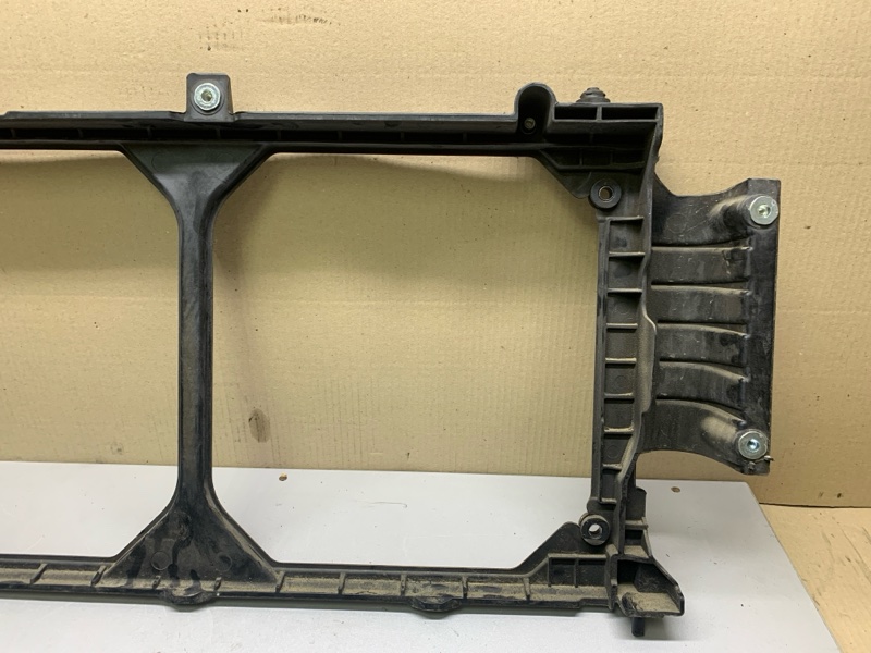 Дефлектор радиатора LEAF 10-17