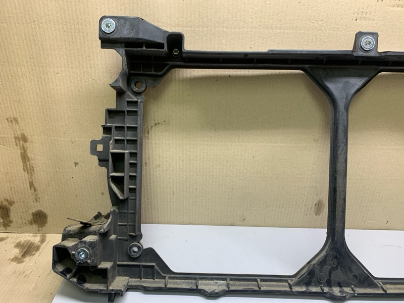 Дефлектор радиатора LEAF 10-17