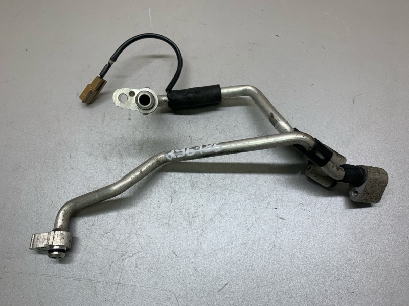 Трубка кондиционера NISSAN LEAF 10-17 92446-3NK1B Б/У