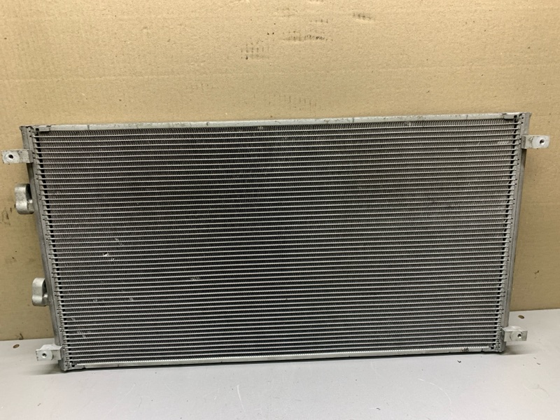 Радиатор кондиционера NISSAN LEAF 10-17 Радиатор кондиционера NISSAN LEAF 10-17