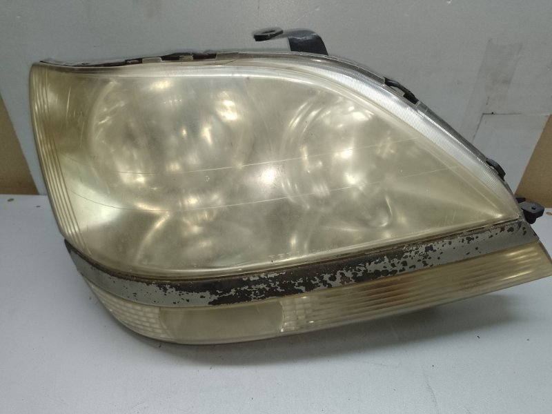 Запчасть фара передняя правая LEXUS RX300 98-03 2000 3.0 1MZFE 81110-48080 Б/У Фара передняя правая LEXUS RX300 98-03 2000 3.0 1MZFE 81110-48080 Б/У