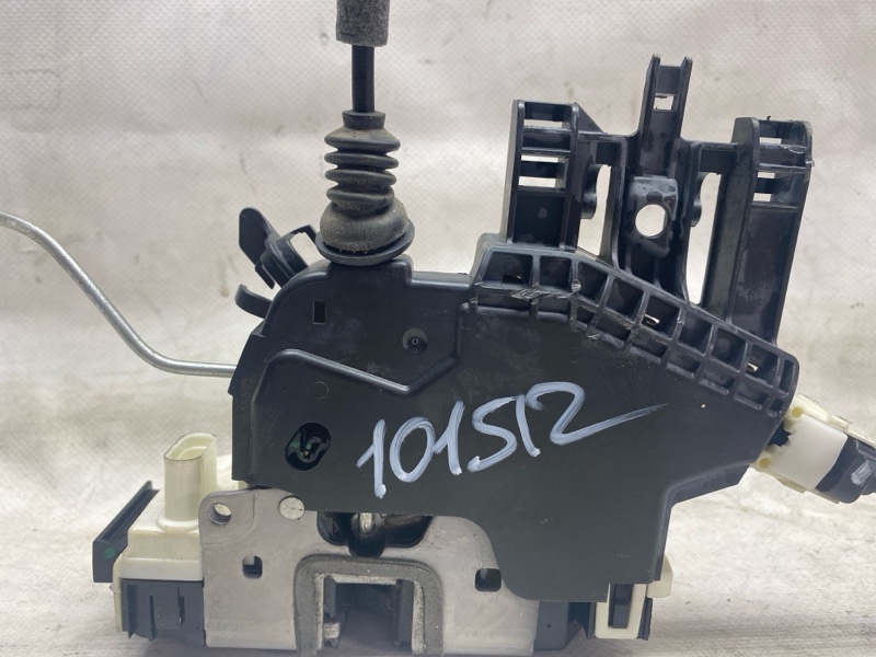 Замок двери передний левый QX30 16-20 2016 Внедорожник 2.0 20PET