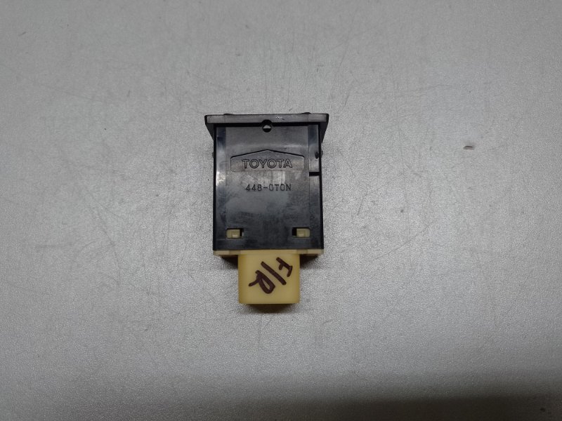 Кнопка обогрева сидений передняя правая RX300 98-03 2000 3.0 1MZFE