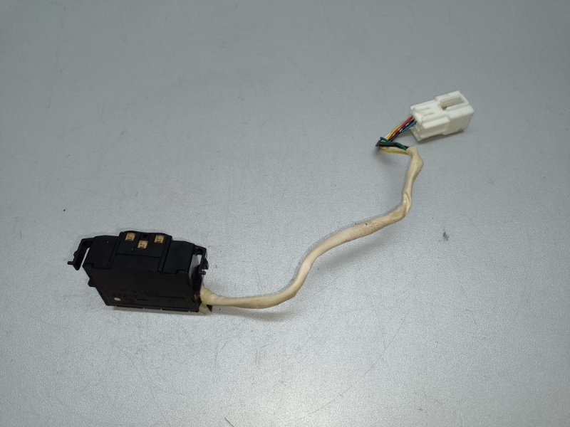 Запчасть датчик угла поворота руля LEXUS RX300 98-03 2000 3.0 1MZFE 89245-60010 Б/У Датчик угла поворота руля LEXUS RX300 98-03 2000 3.0 1MZFE 89245-60010 Б/У