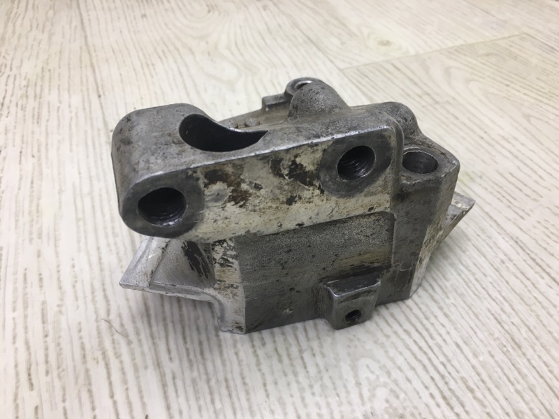 Кронштейн двигателя ACCORD (UC) 02-08 3.0 J30A4