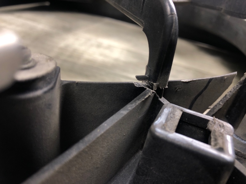 Диффузор вентилятора основного радиатора CX-9 06-16 2012 3.7 CA