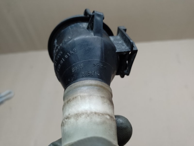 Горловина бачка стеклоомывателя 3 SERIES (E90-E93) 2005–2014 2008 E93 N51B30A