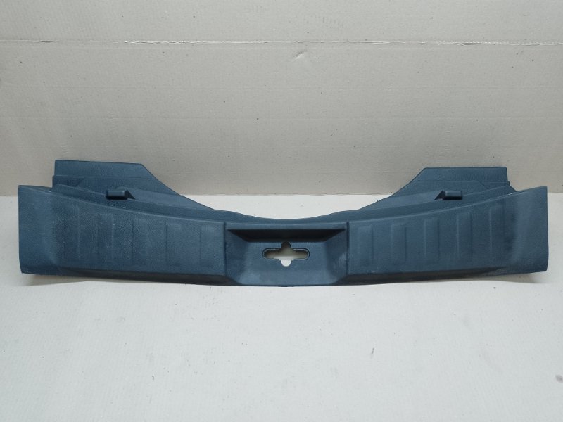 Накладка на порог багажника NISSAN X-TRAIL/ROGUE T32 13-20 84992-5HA0A Б/У