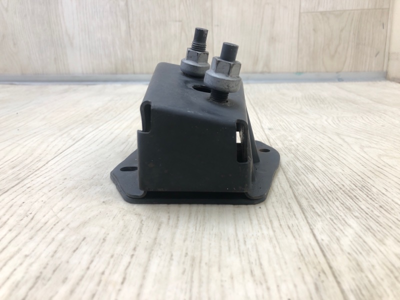 Кронштейн усилителя заднего бампера правый TOYOTA PRIUS - 20 03-11