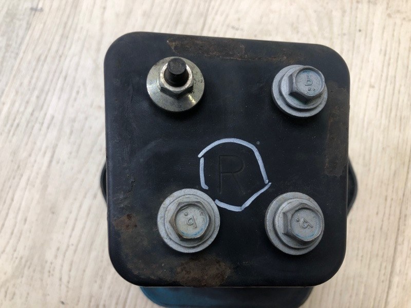 Кронштейн усилителя заднего бампера правый Q60 16-20