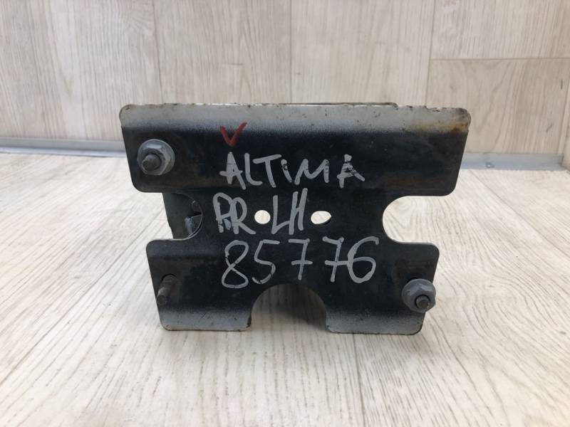 Кронштейн усилителя заднего бампера левый NISSAN ALTIMA L32 07-12 85211JA00A Б/У