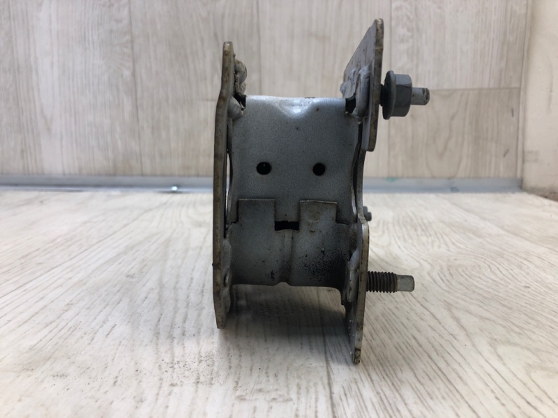 Кронштейн усилителя заднего бампера левый ALTIMA L32 07-12