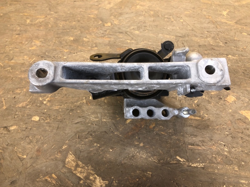 Подушка двигателя правая RAV4 18-