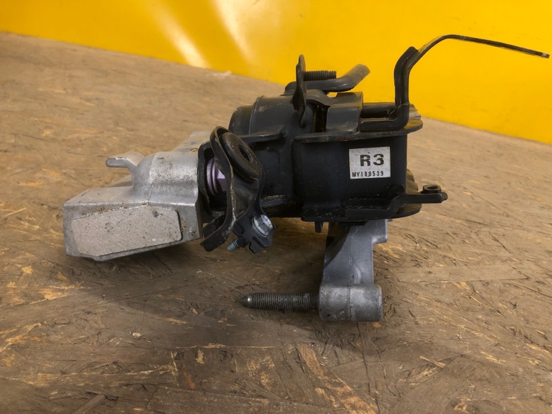 Подушка двигателя правая TOYOTA RAV4 18-