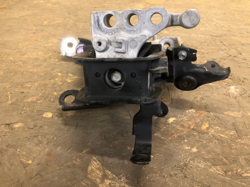 Подушка двигателя правая RAV4 18-