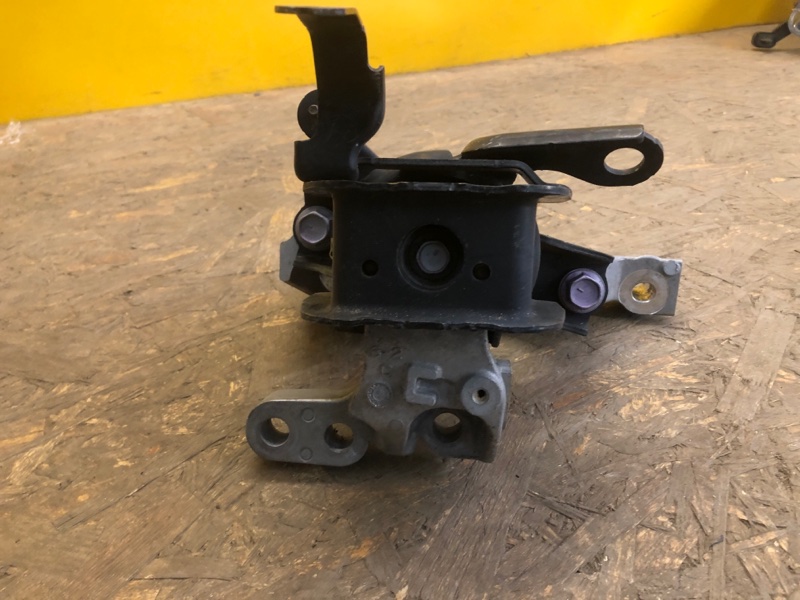 Подушка двигателя правая RAV4 18-