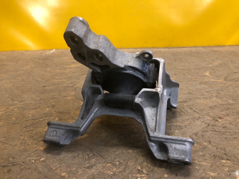 Подушка двигателя MAZDA 2 DJ 14- DA6V-39-060A Б/У