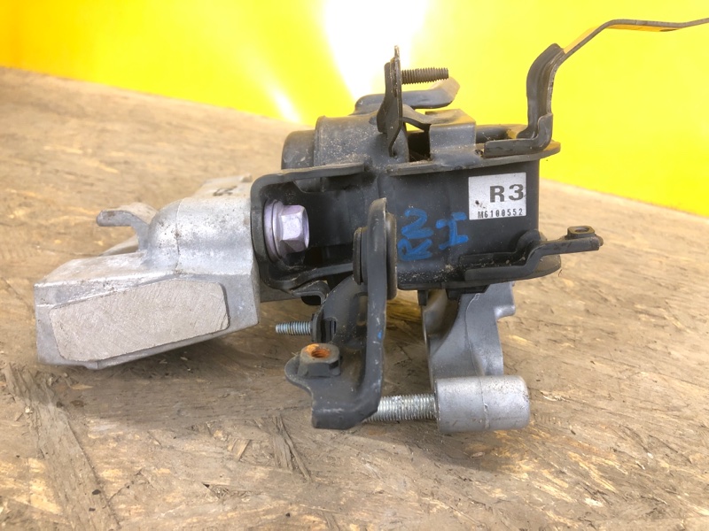 Подушка двигателя правая RAV4 18-