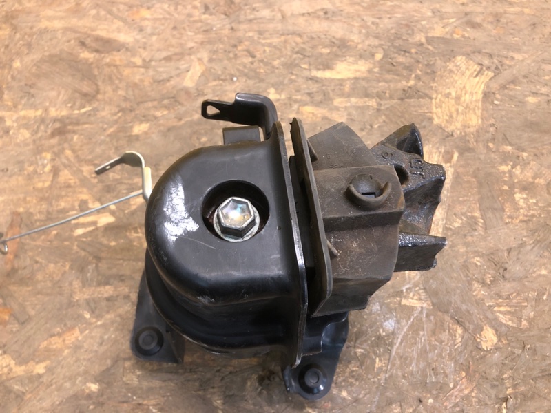 Подушка двигателя RAV4 18-