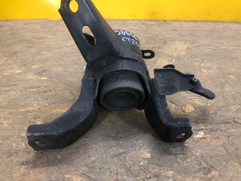 Подушка двигателя правая LEXUS CT200 11-17 1230537160 Б/У