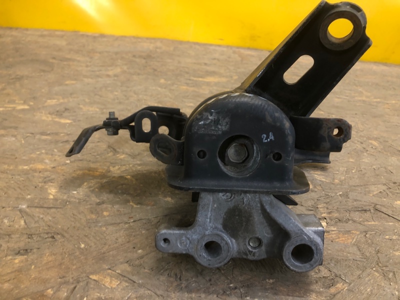 Подушка двигателя правая CT200 11-17