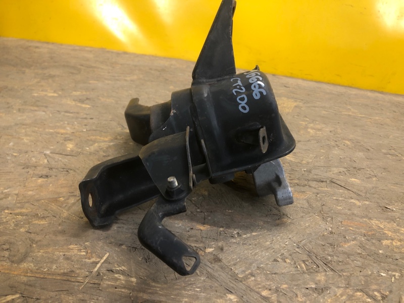 Подушка двигателя правая CT200 11-17