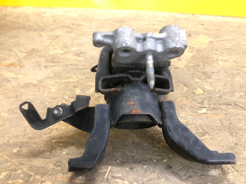 Подушка двигателя правая CT200 11-17