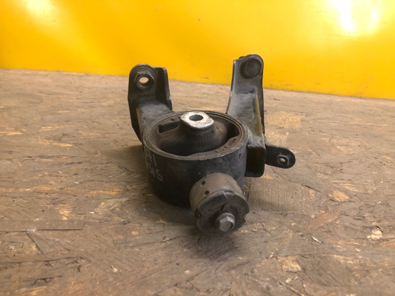 Подушка двигателя AVENSIS 08-18 Подушка двигателя AVENSIS 08-18