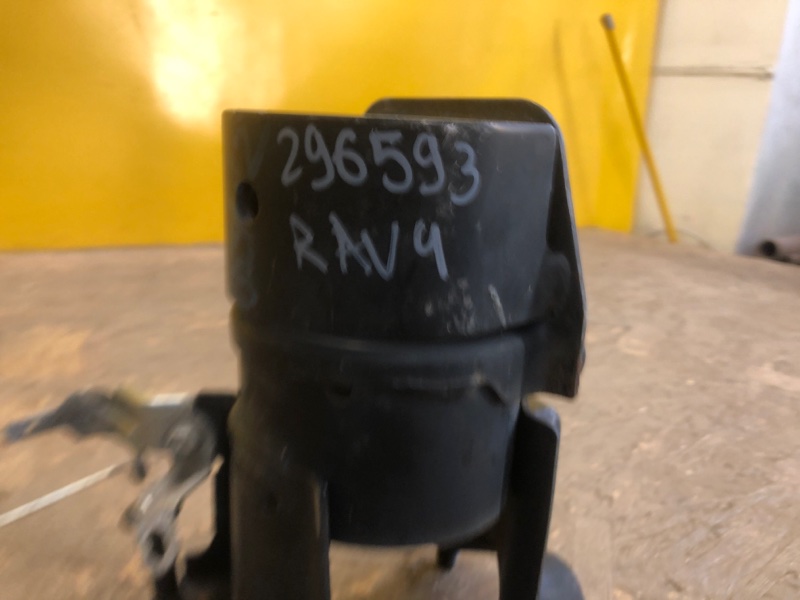 Подушка двигателя RAV4 18-