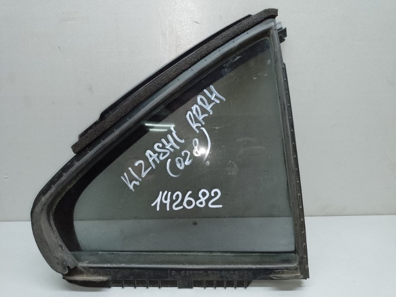 Стекло двери глухое заднее правое SUZUKI KIZASHI 09-14 2011 Седан 2.4 84551-57L00 Б/У