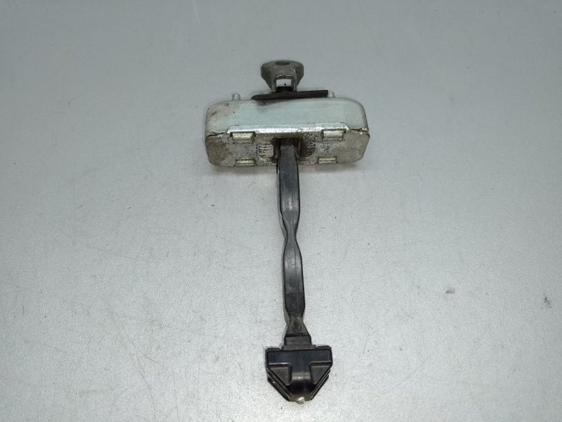 Ограничитель двери задний левый LEXUS IS250/350 05-13 68640-53020 Б/У