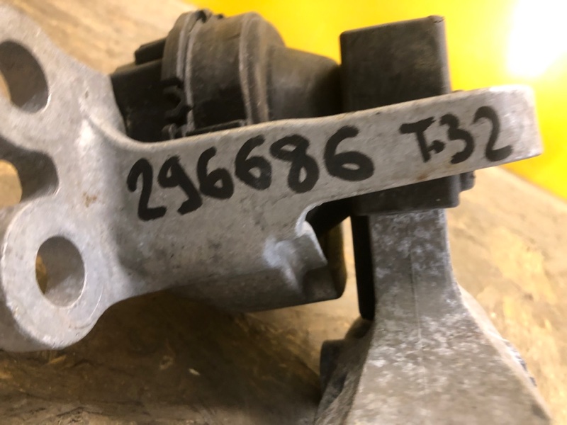 Подушка двигателя правая X-TRAIL/ROGUE T32 13-20