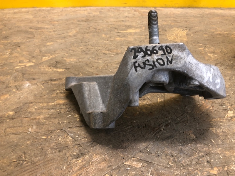 Запчасть кронштейн кпп FORD MONDEO 13-22 1860555 Б/У Кронштейн КПП FORD MONDEO 13-22 1860555 Б/У