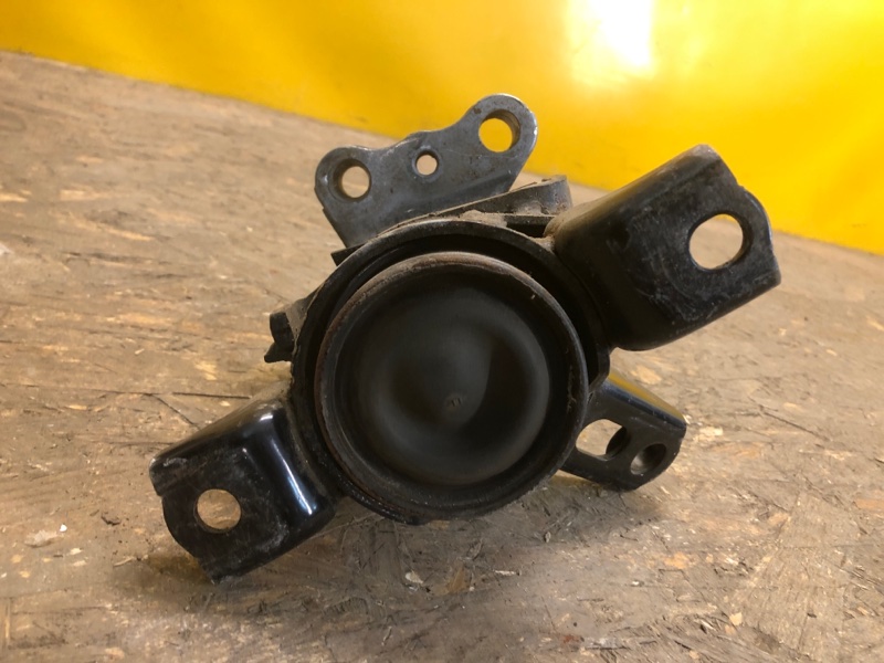 Подушка двигателя RAV4 05-12
