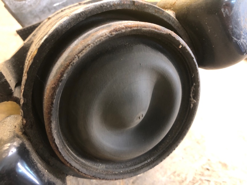 Подушка двигателя RAV4 05-12