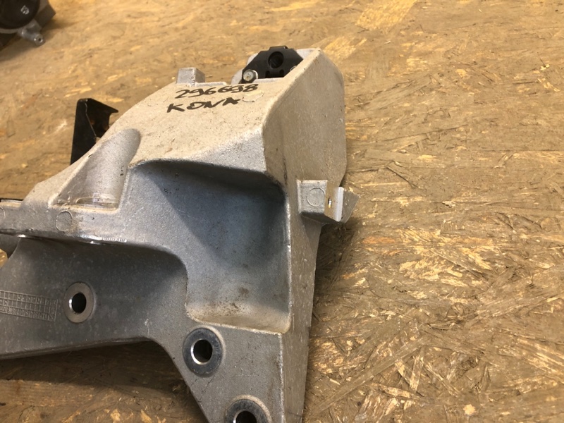 Кронштейн двигателя KONA OS 17-23