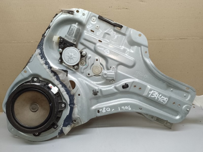 Запчасть стеклоподъемник задний правый KIA SOUL AM 08-13 83402-2K001 Б/У Стеклоподъемник задний правый KIA SOUL AM 08-13 83402-2K001 Б/У