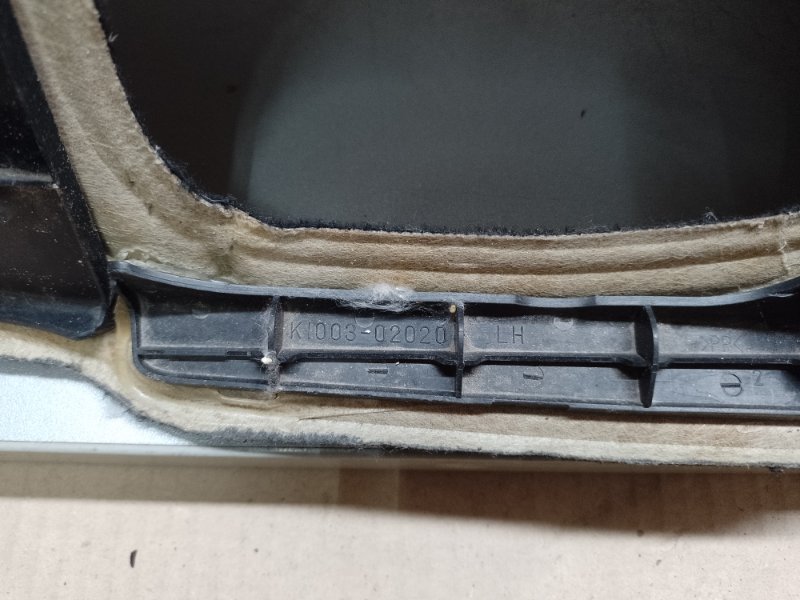 Обшивка крышки багажника LS460 06-12 2007 Седан 4.6