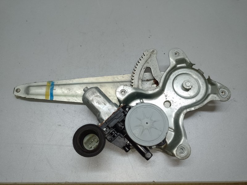 Запчасть стеклоподъемник задний левый LEXUS IS250/350 05-13 69804-22200 Б/У Стеклоподъемник задний левый LEXUS IS250/350 05-13 69804-22200 Б/У