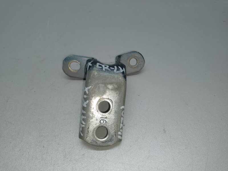 Петля двери верхняя передняя левая MATRIX 02-08 2006 ZZE132 1.8 LV6