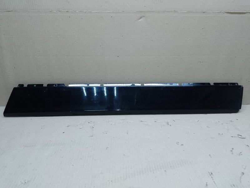 Запчасть накладка двери передняя правая CHEVROLET VOLT 10-15 22884396 Б/У Накладка двери передняя правая CHEVROLET VOLT 10-15 22884396 Б/У