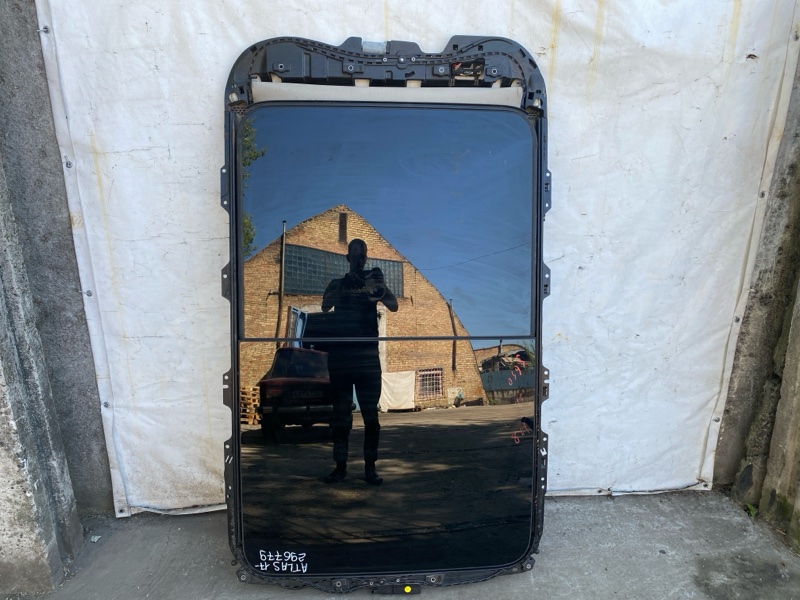 Стекло панорамной крыши VOLKSWAGEN ATLAS 17 - 3CN 877 049 Б/У