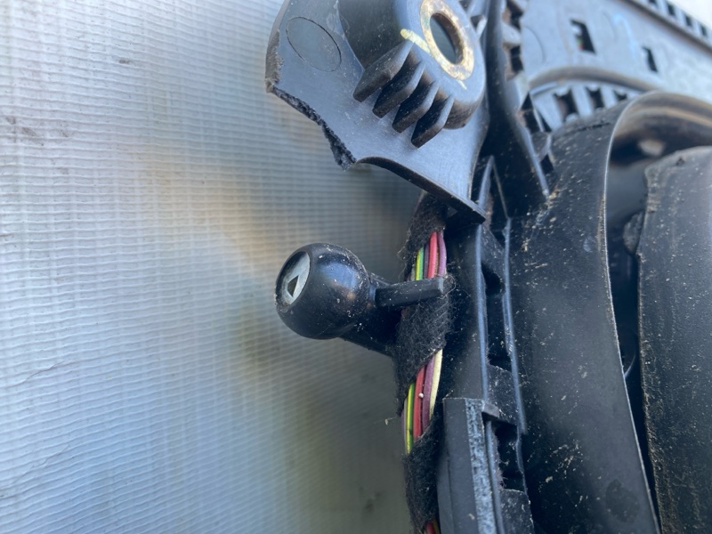 Стекло панорамной крыши TIGUAN 16-23