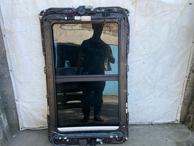 Стекло панорамной крыши TIGUAN 16-23