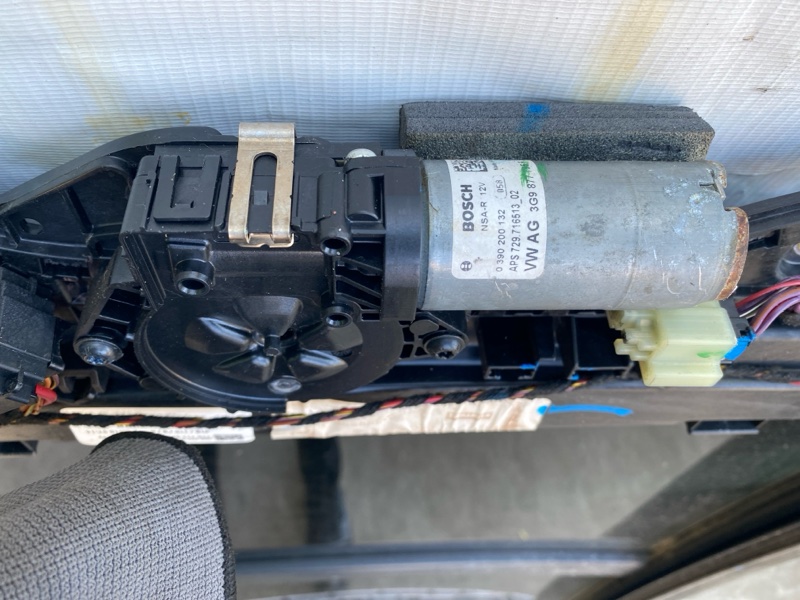 Стекло панорамной крыши TIGUAN 16-23