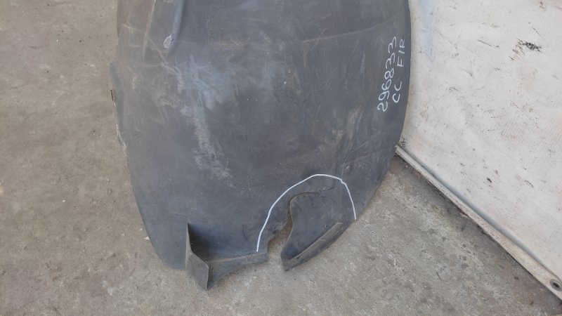 Подкрылок передний правый PASSAT CC 12-18