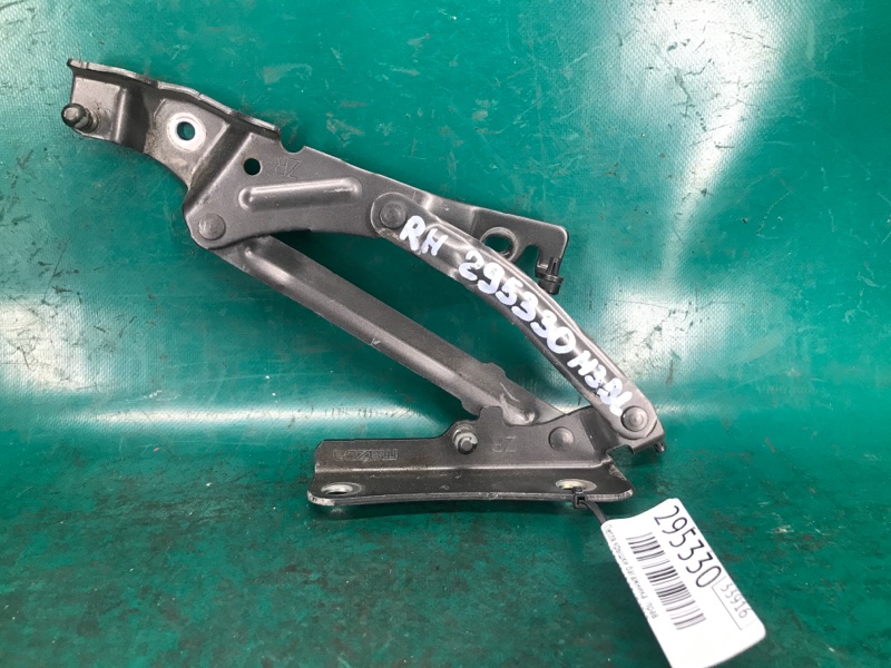 Петля крышки багажника правая MAZDA 3 BL 09-13 2010 2.0 LF BBM4-52-710A Б/У